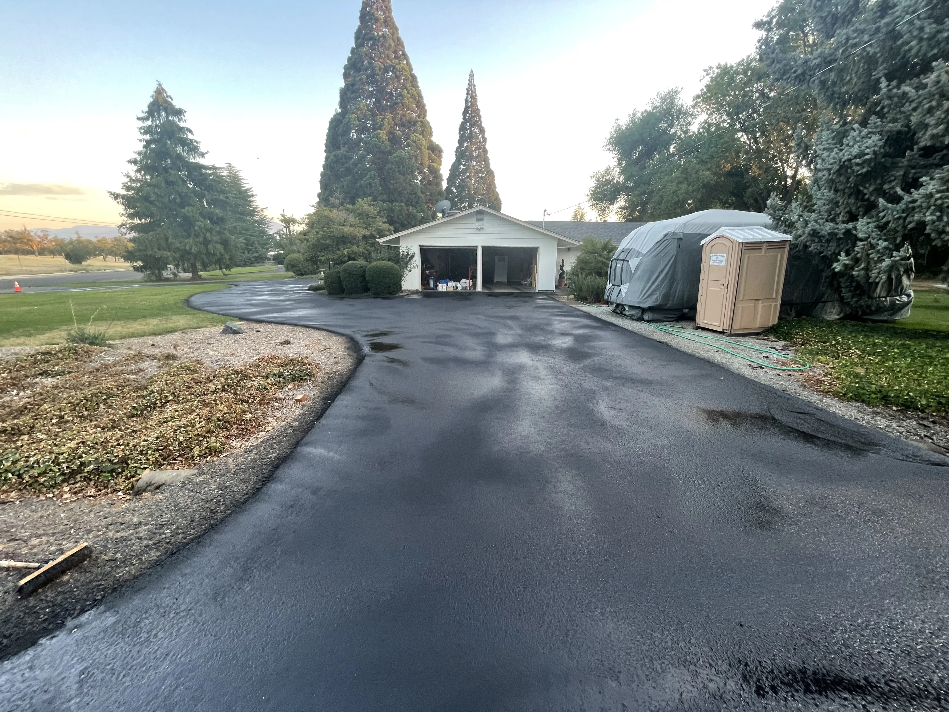 Asphalt paving