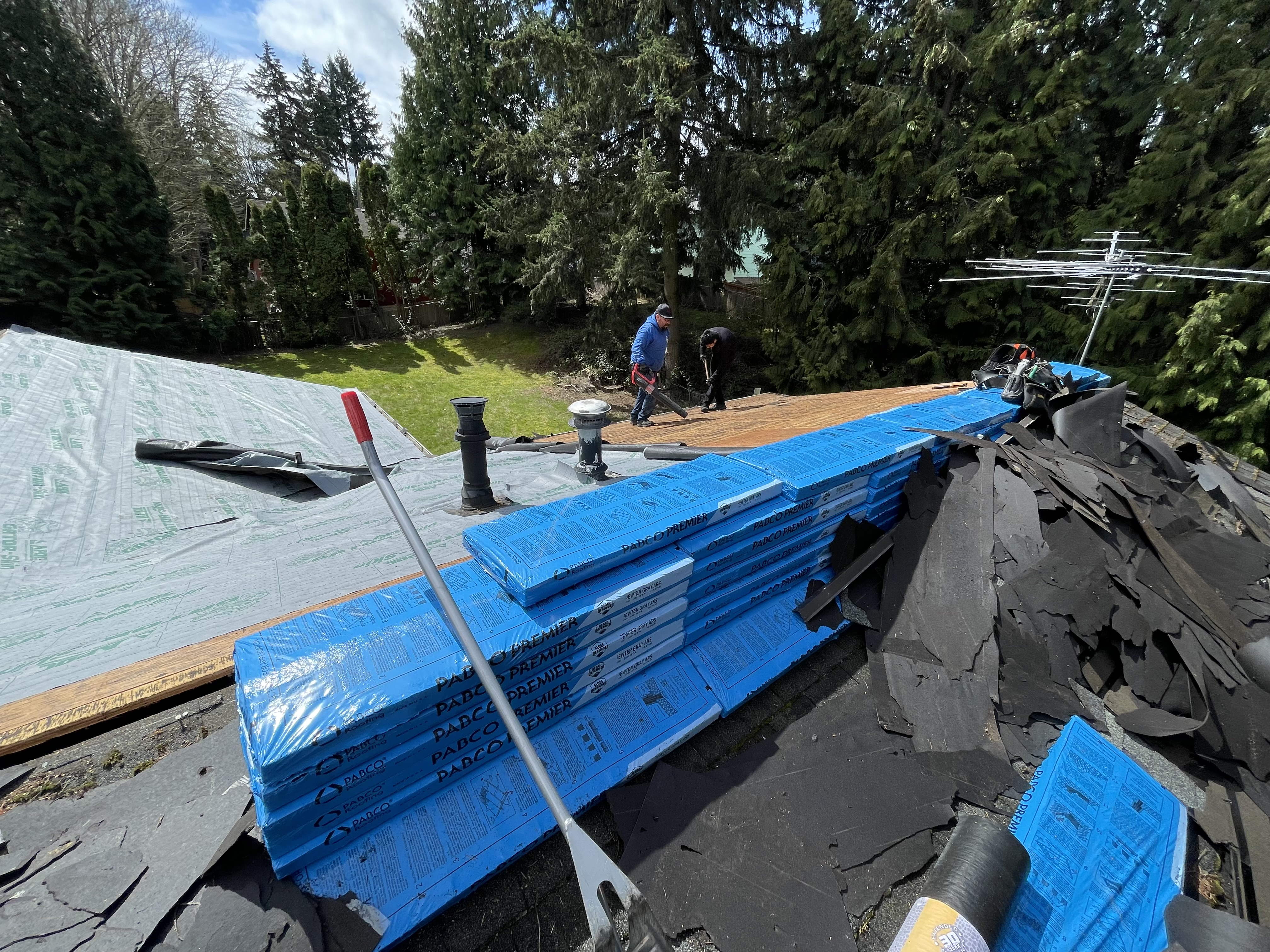 Dunwell crew on a roof replacement